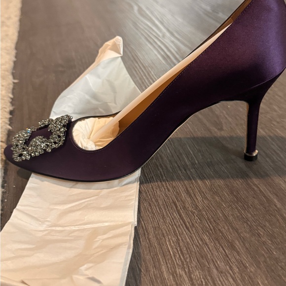 Manolo Blahnik Purple Embellished Heels - Picture 3 of 11